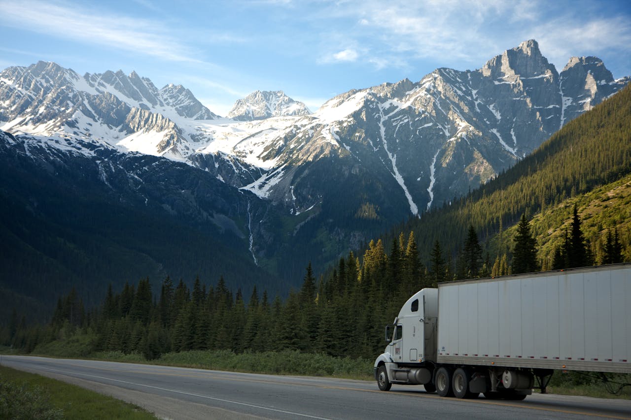 Semi trailer mudflaps